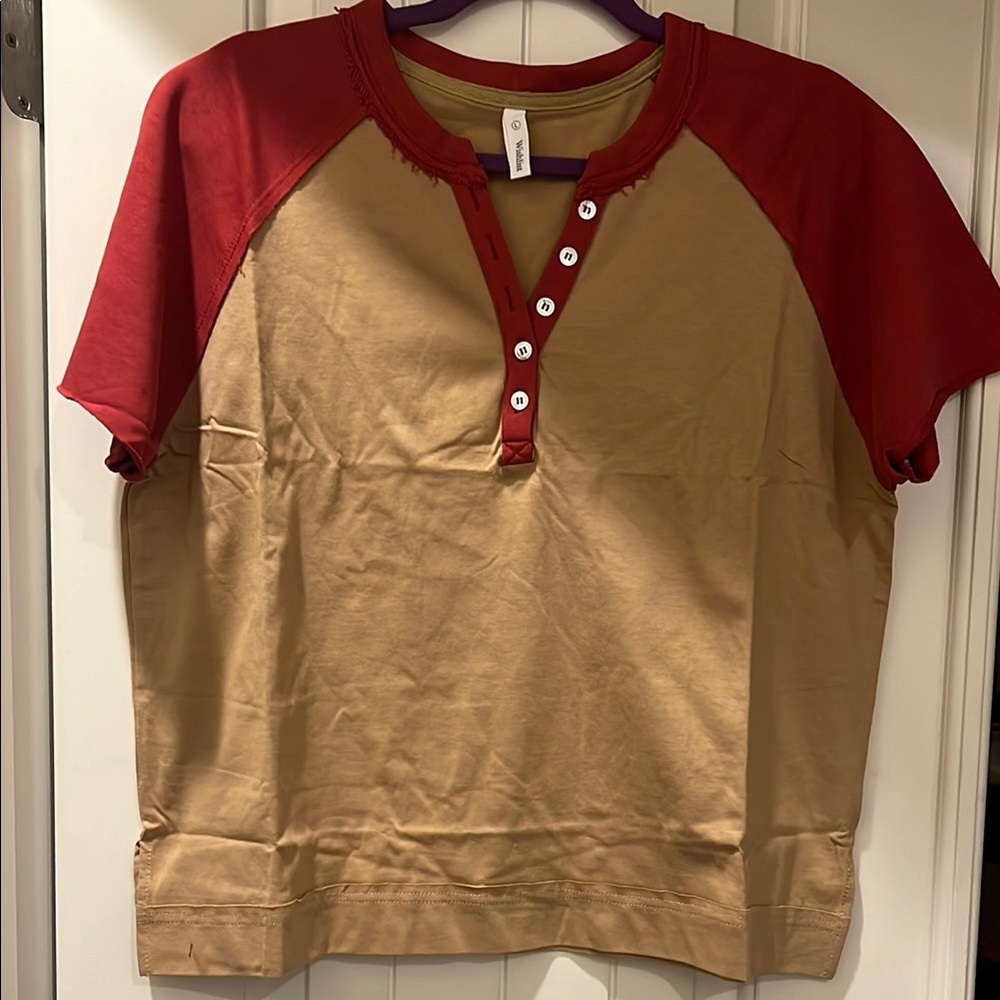 Wishlist Red and Tan Short‎ Sleeve Henley Tee Size L